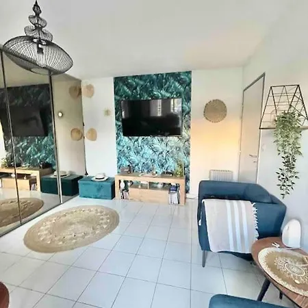 Superbe Studio Au Calme Avec Piscine Appartement