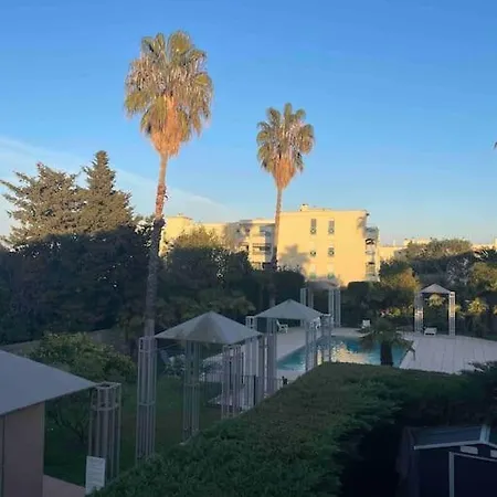 Appartement Superbe Studio Au Calme Avec Piscine Antibes